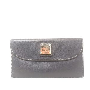 Dooney and bourke wallet